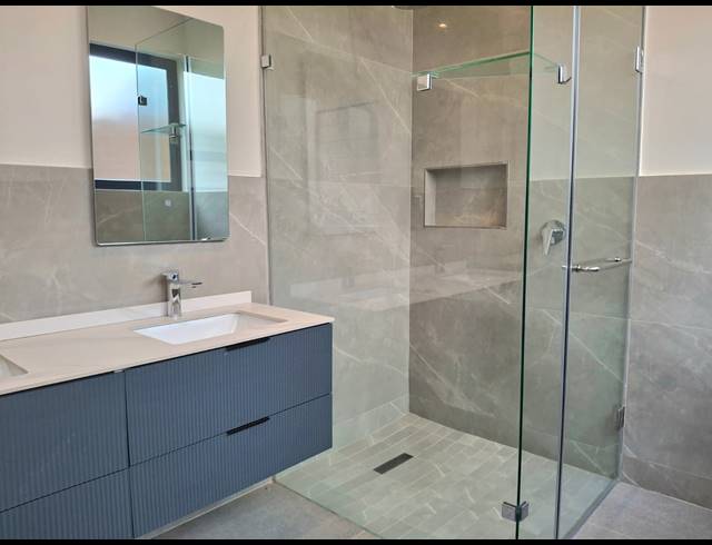 2 BEDROOM TOWNHOUSE FOR SALE IN SALT ROCK